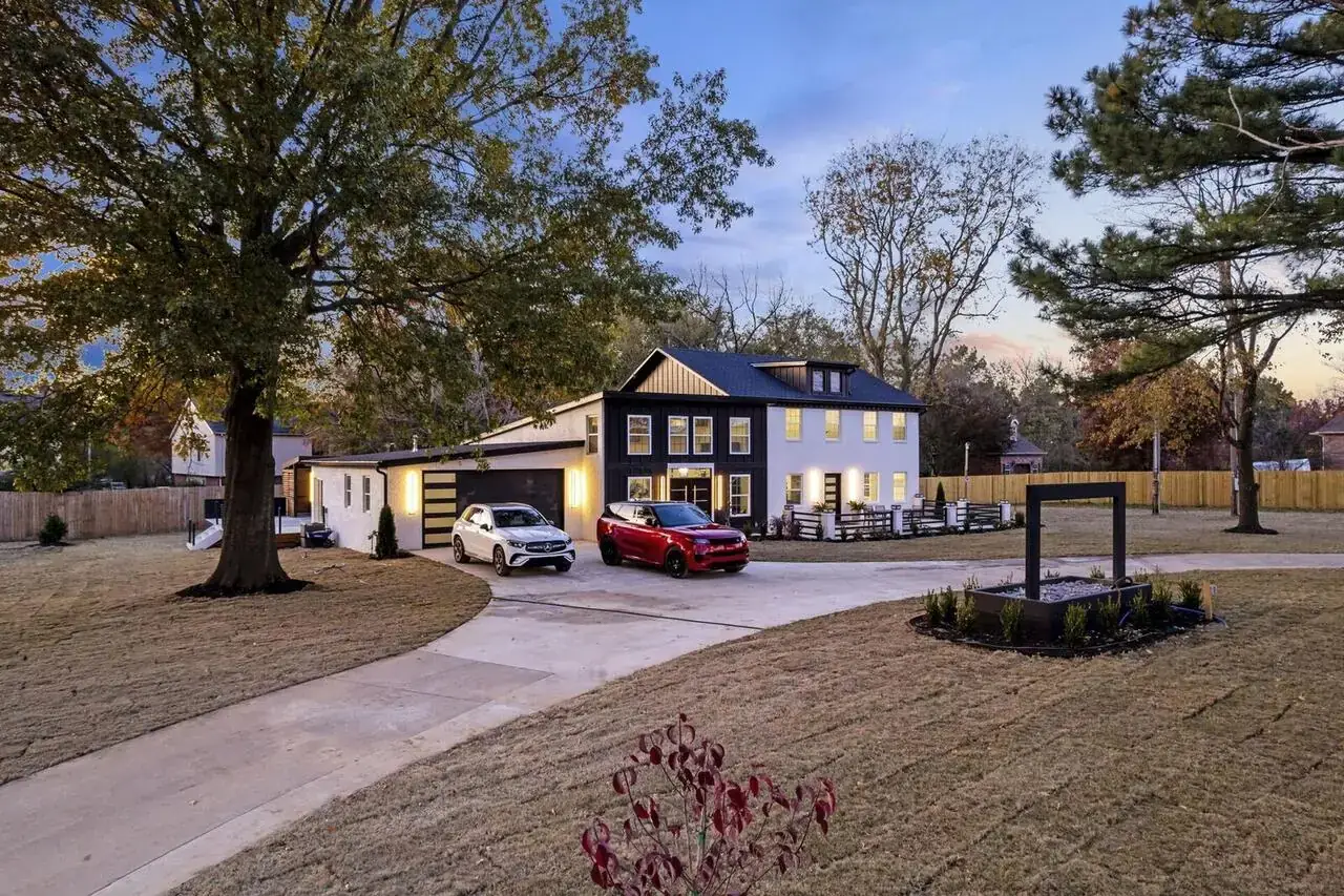 Dixieland Estate
