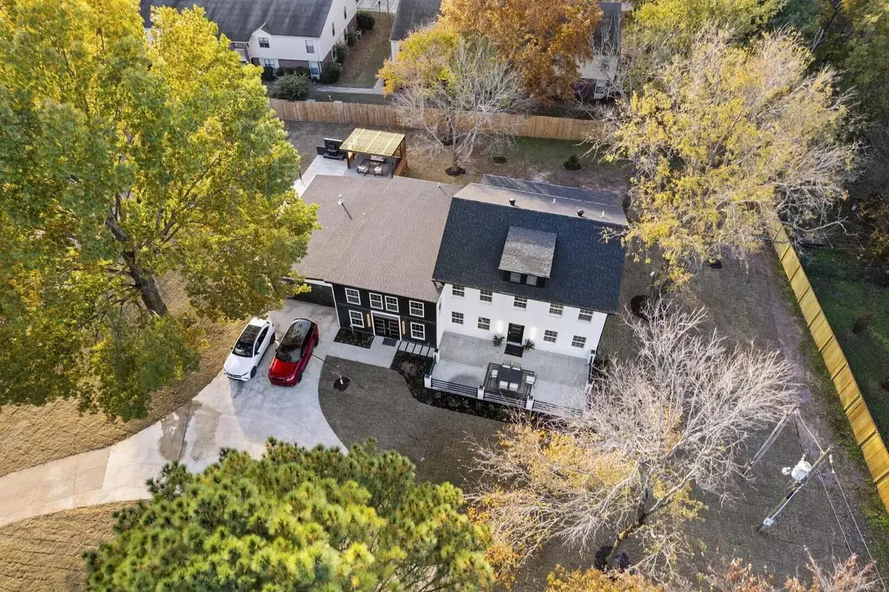 Dixieland Estate