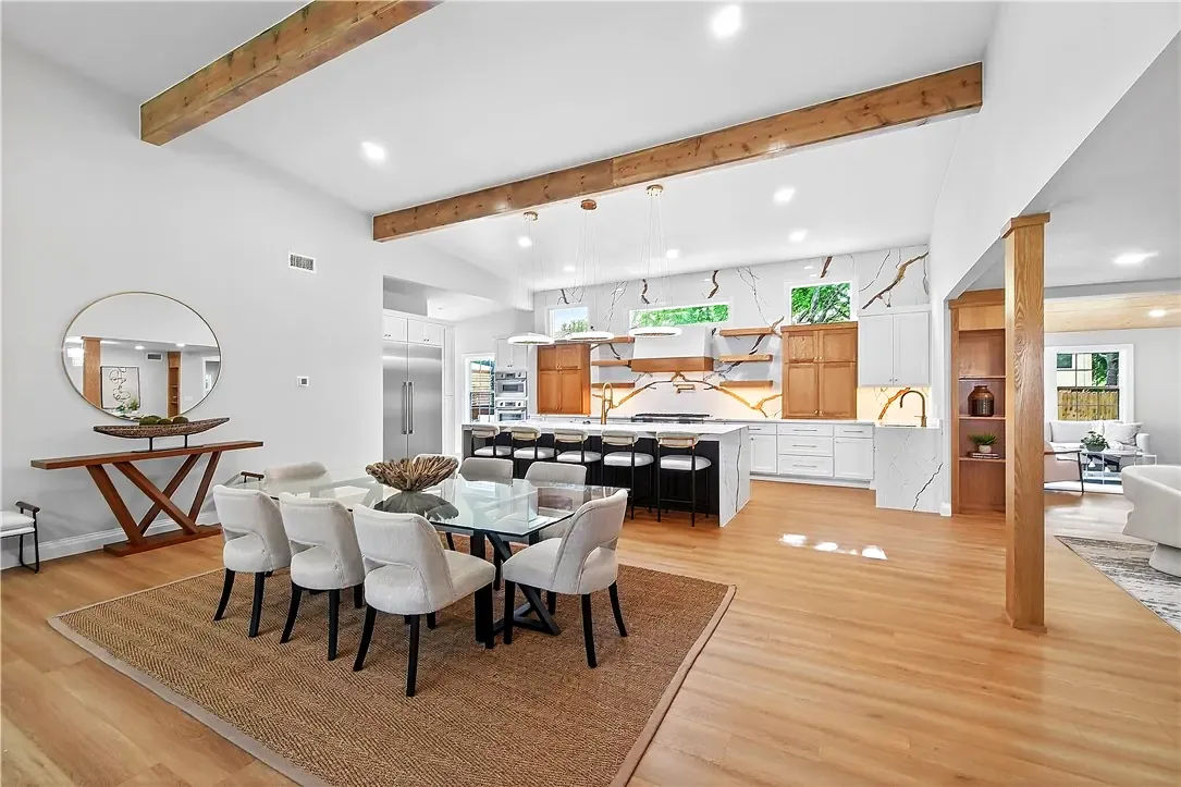 Dixieland Estate