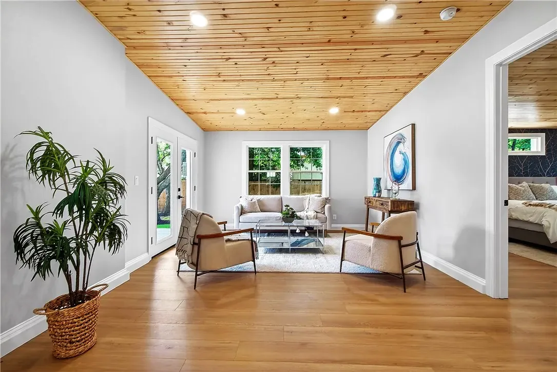 Dixieland Estate