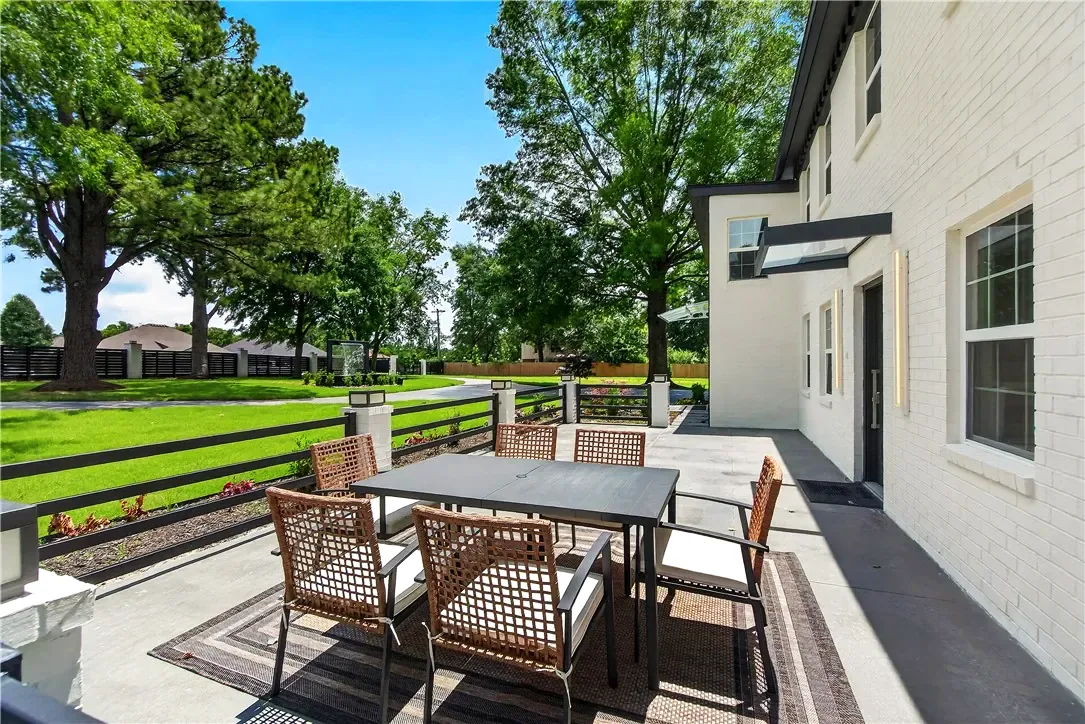 Dixieland Estate